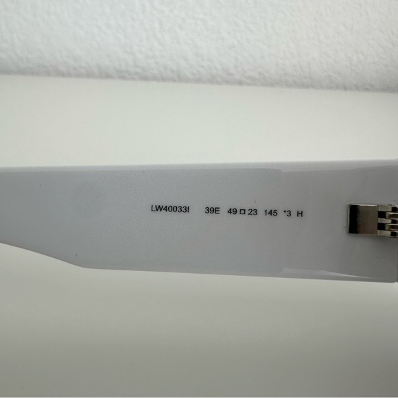 NEW!!! Loewe Paula Ibiza sunglasses LW40033I 39E Authentic - Picture 5 of 8